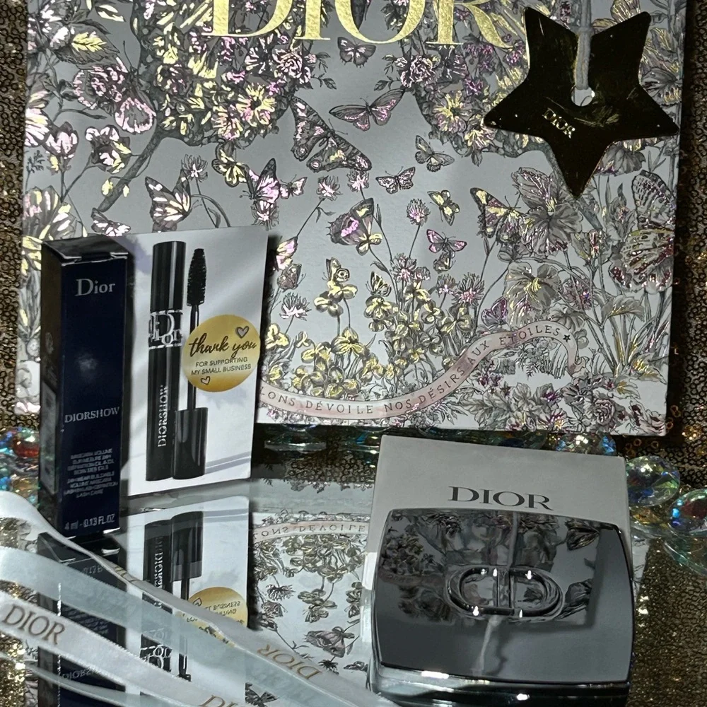 Dior Bundle Bag 8” x 10”x3”, Star Charm, Mascara, 2-Way Mirror, Dior Ribbon NWOT - Picture 3 of 5